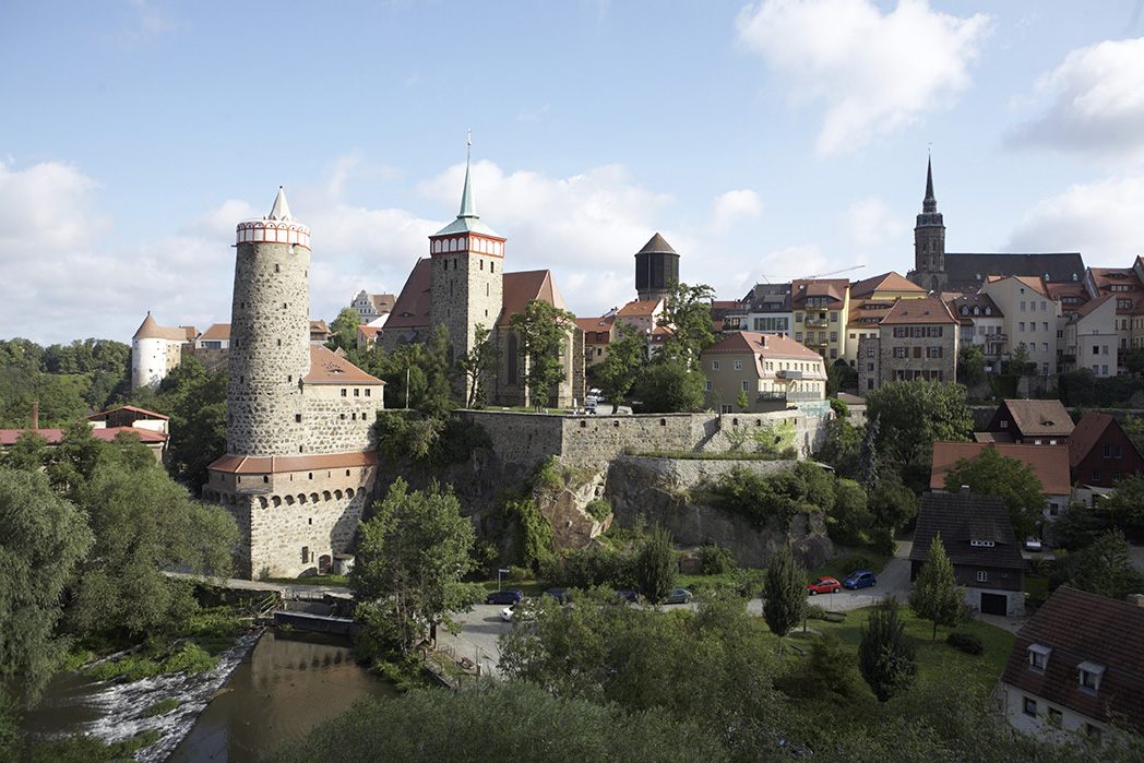 The castle in the early Middle Ages