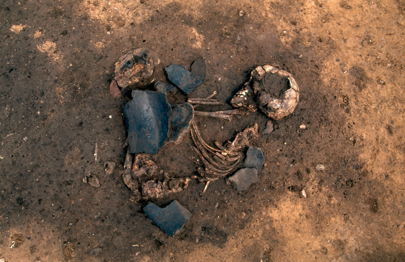 Burials of the Middle Neolithic
