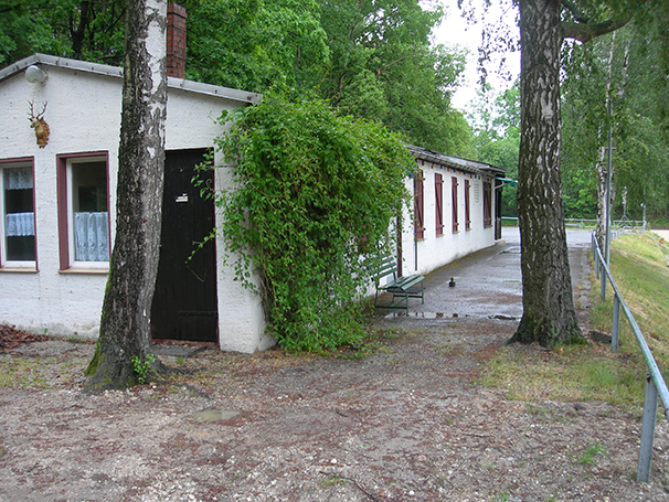 Vereinsgebäude im Bereich der ehemaligen Waschbaracke